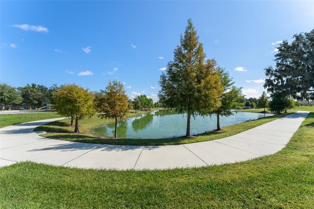 合同活跃: $735,000 (5 贝兹, 3 浴室, 3014 平方英尺)