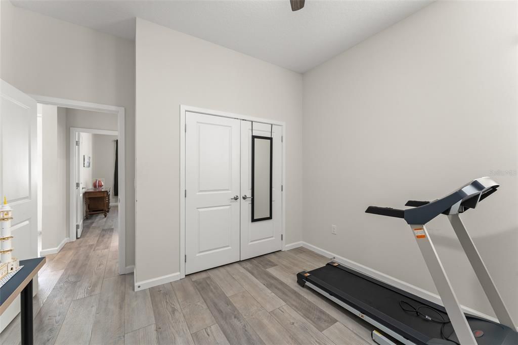 合同活跃: $735,000 (5 贝兹, 3 浴室, 3014 平方英尺)