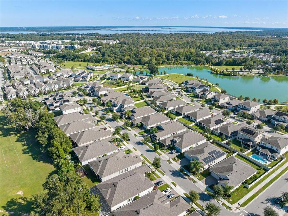 合同活跃: $735,000 (5 贝兹, 3 浴室, 3014 平方英尺)