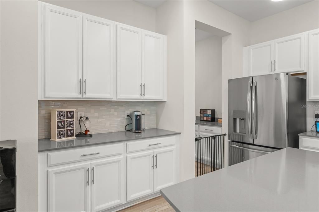 合同活跃: $735,000 (5 贝兹, 3 浴室, 3014 平方英尺)