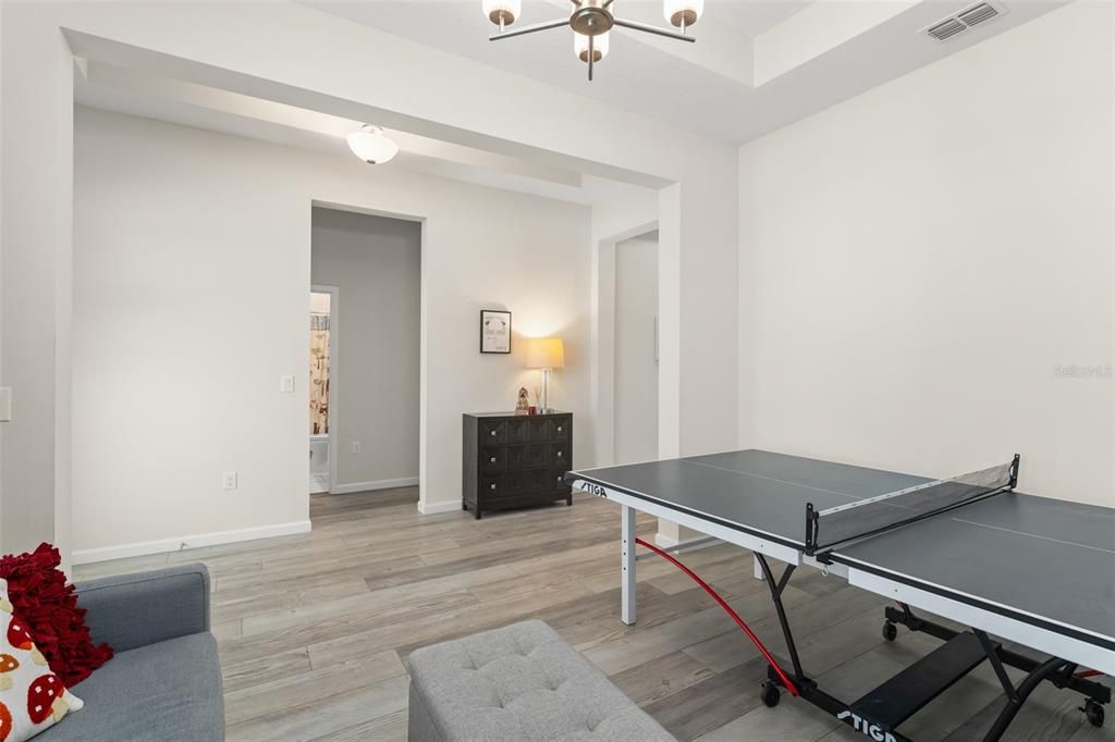 合同活跃: $735,000 (5 贝兹, 3 浴室, 3014 平方英尺)