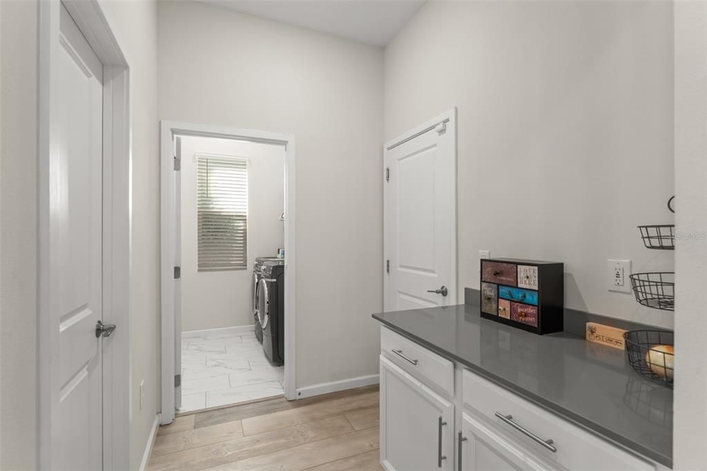 合同活跃: $735,000 (5 贝兹, 3 浴室, 3014 平方英尺)