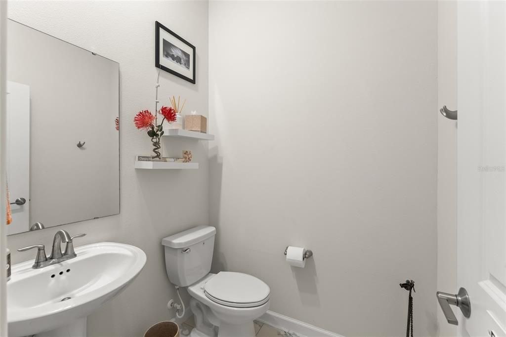 合同活跃: $735,000 (5 贝兹, 3 浴室, 3014 平方英尺)