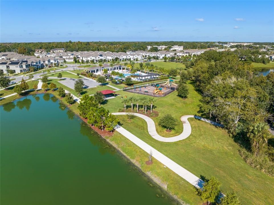 合同活跃: $735,000 (5 贝兹, 3 浴室, 3014 平方英尺)