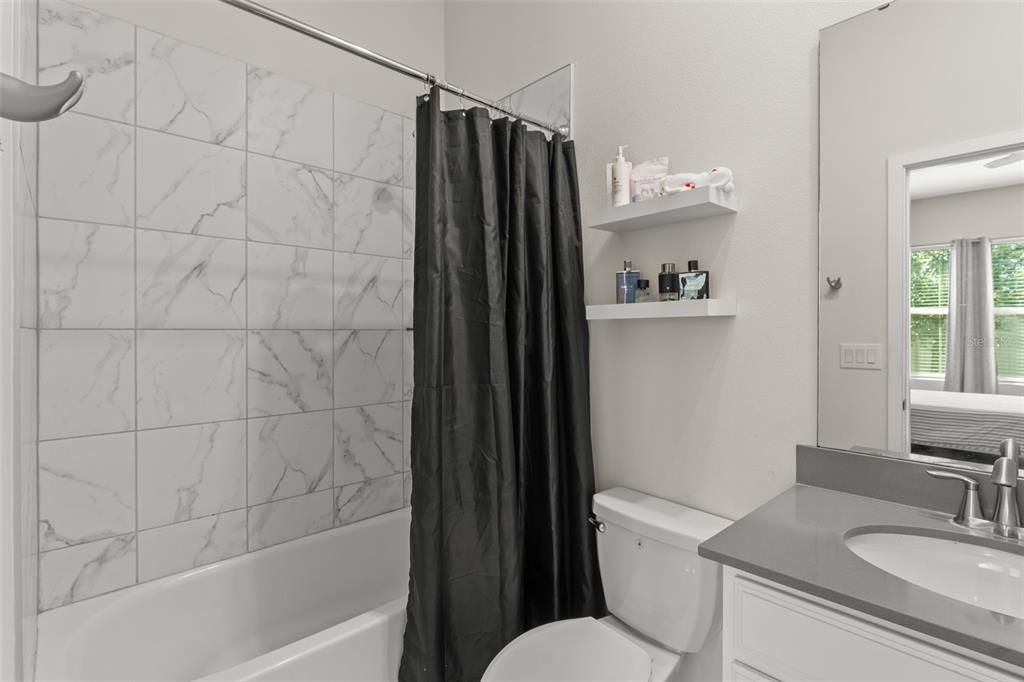 合同活跃: $735,000 (5 贝兹, 3 浴室, 3014 平方英尺)