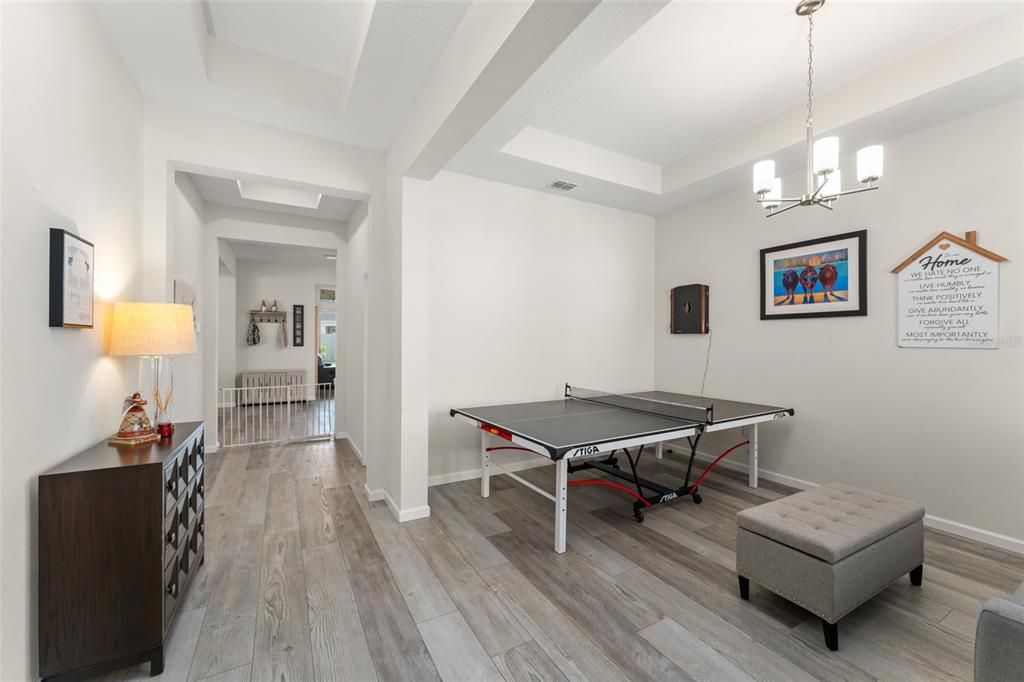 合同活跃: $735,000 (5 贝兹, 3 浴室, 3014 平方英尺)