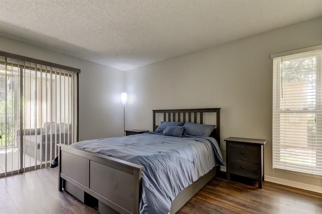 For Rent: $2,200 (2 beds, 2 baths, 1094 Square Feet)