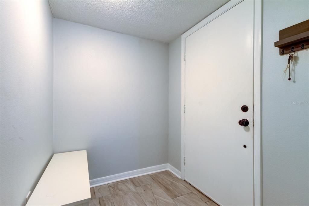 For Rent: $2,200 (2 beds, 2 baths, 1094 Square Feet)