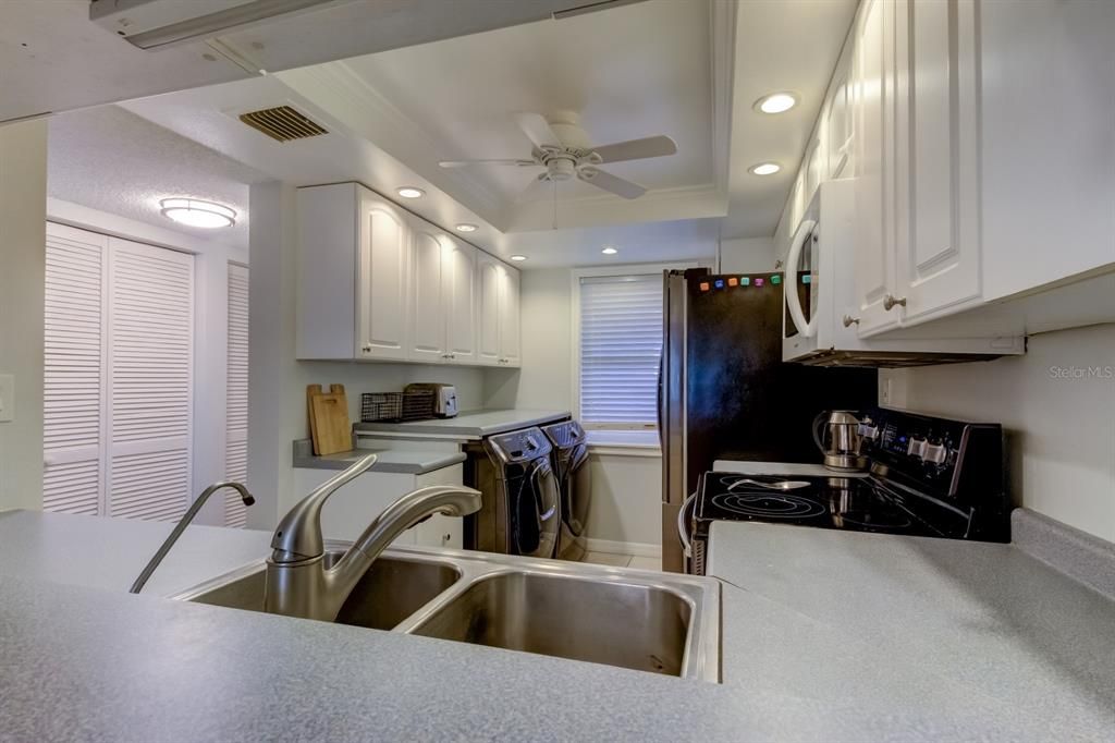 For Rent: $2,200 (2 beds, 2 baths, 1094 Square Feet)