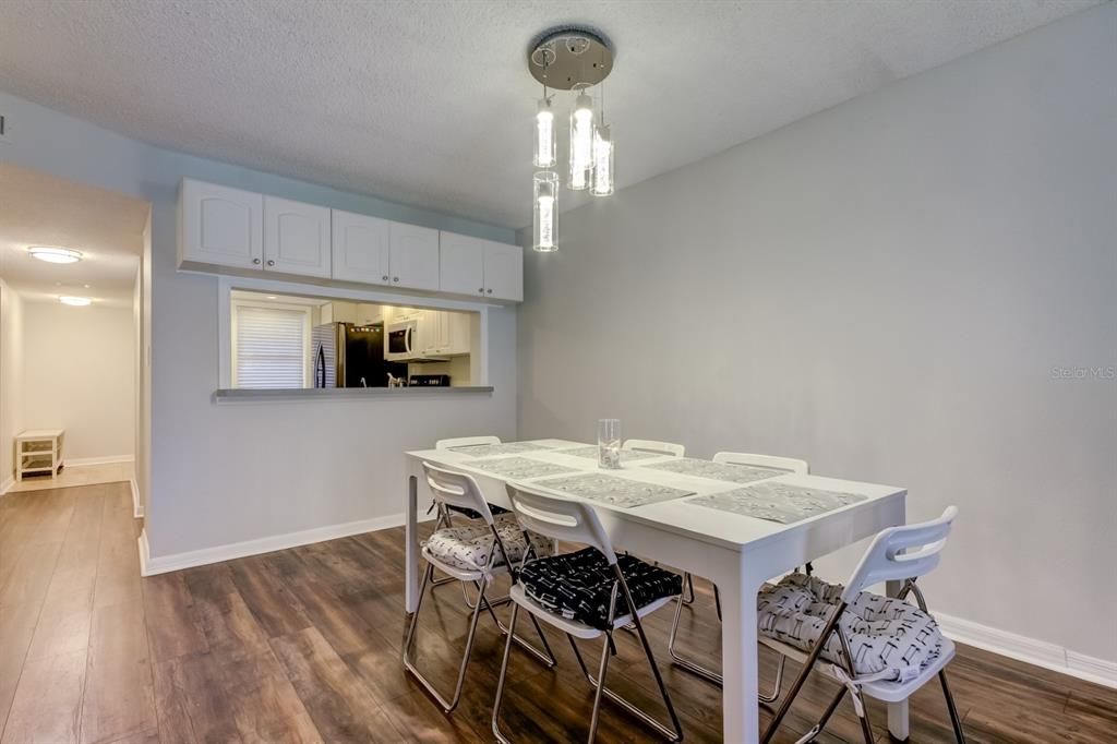 For Rent: $2,200 (2 beds, 2 baths, 1094 Square Feet)