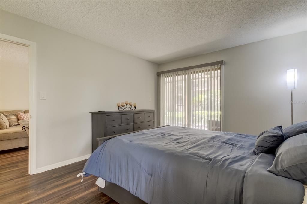 For Rent: $2,200 (2 beds, 2 baths, 1094 Square Feet)