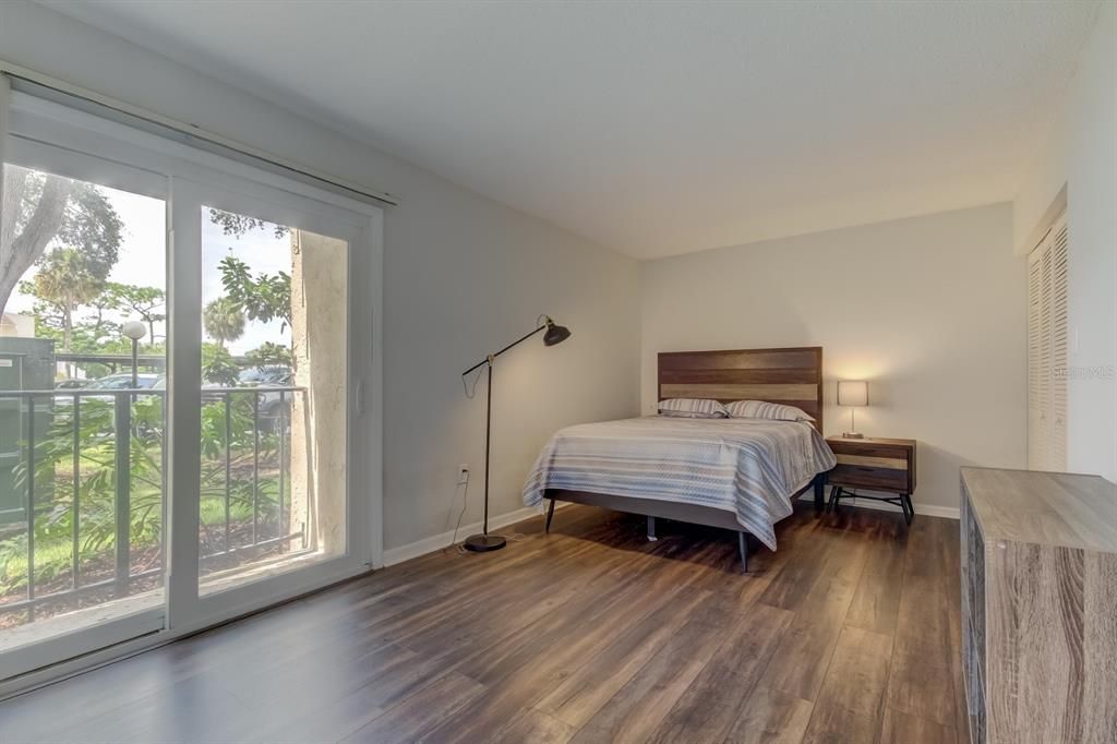 For Rent: $2,200 (2 beds, 2 baths, 1094 Square Feet)