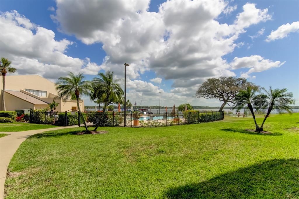 For Rent: $2,200 (2 beds, 2 baths, 1094 Square Feet)