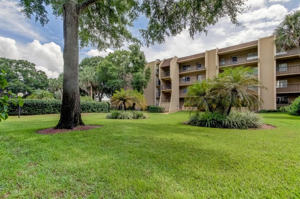 For Rent: $2,200 (2 beds, 2 baths, 1094 Square Feet)