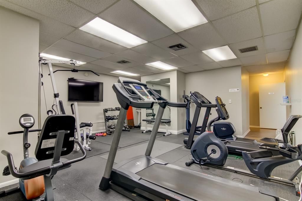 For Rent: $2,200 (2 beds, 2 baths, 1094 Square Feet)