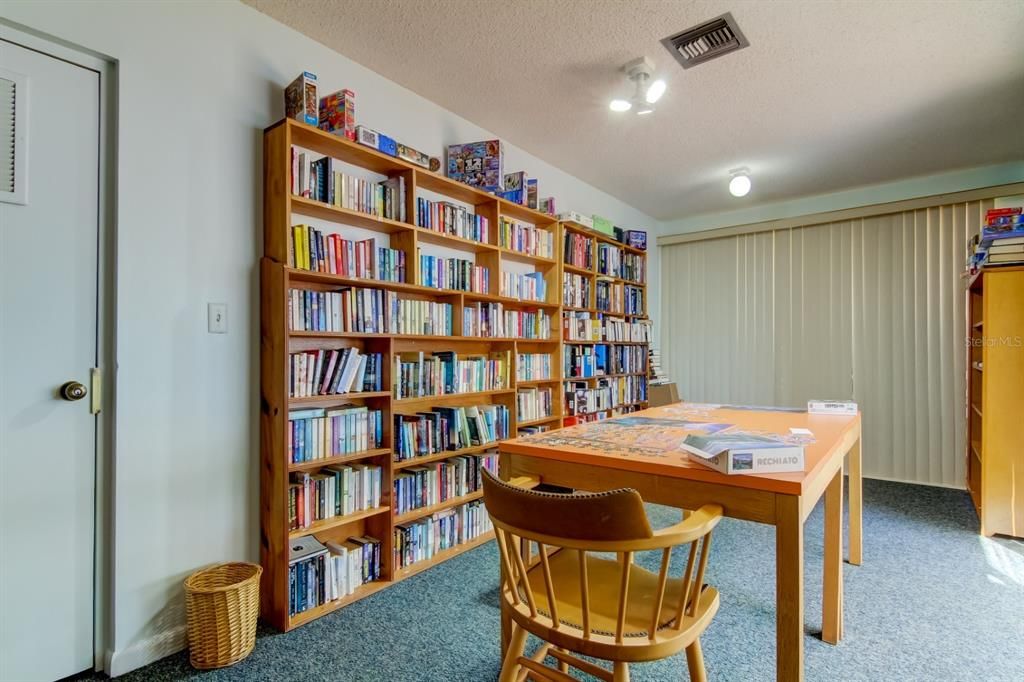 For Rent: $2,200 (2 beds, 2 baths, 1094 Square Feet)