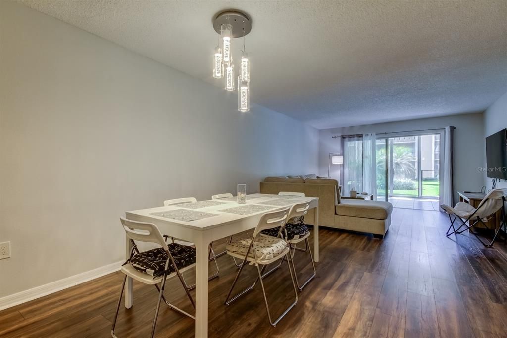 For Rent: $2,200 (2 beds, 2 baths, 1094 Square Feet)