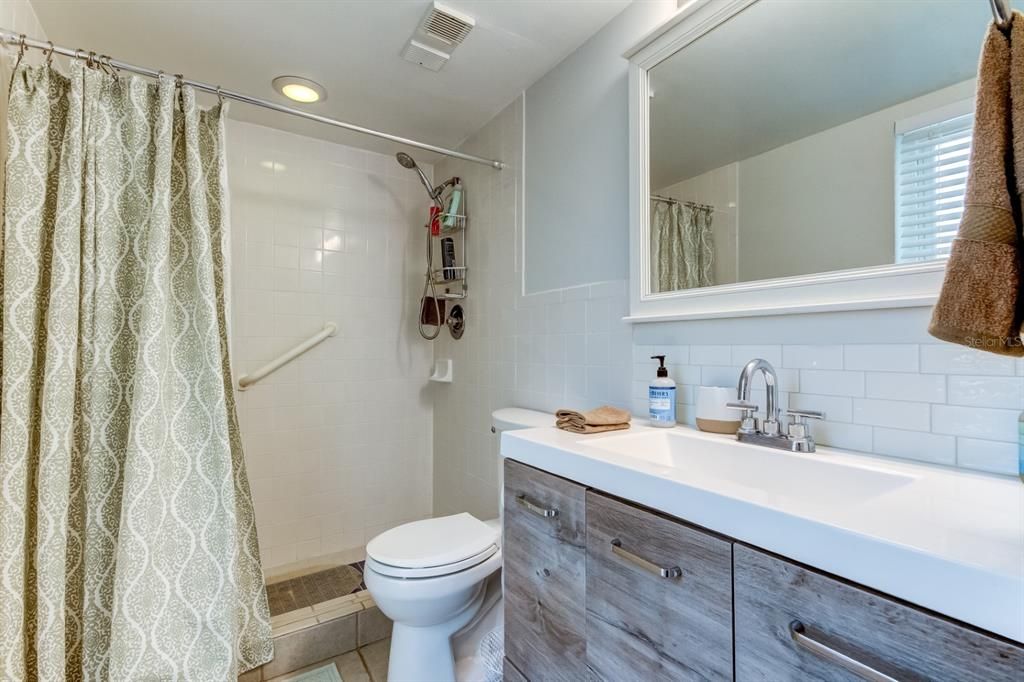 For Rent: $2,200 (2 beds, 2 baths, 1094 Square Feet)