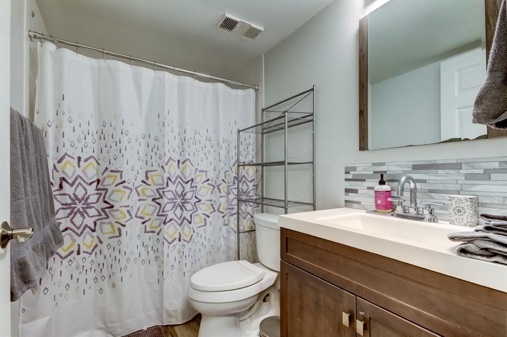 For Rent: $2,200 (2 beds, 2 baths, 1094 Square Feet)