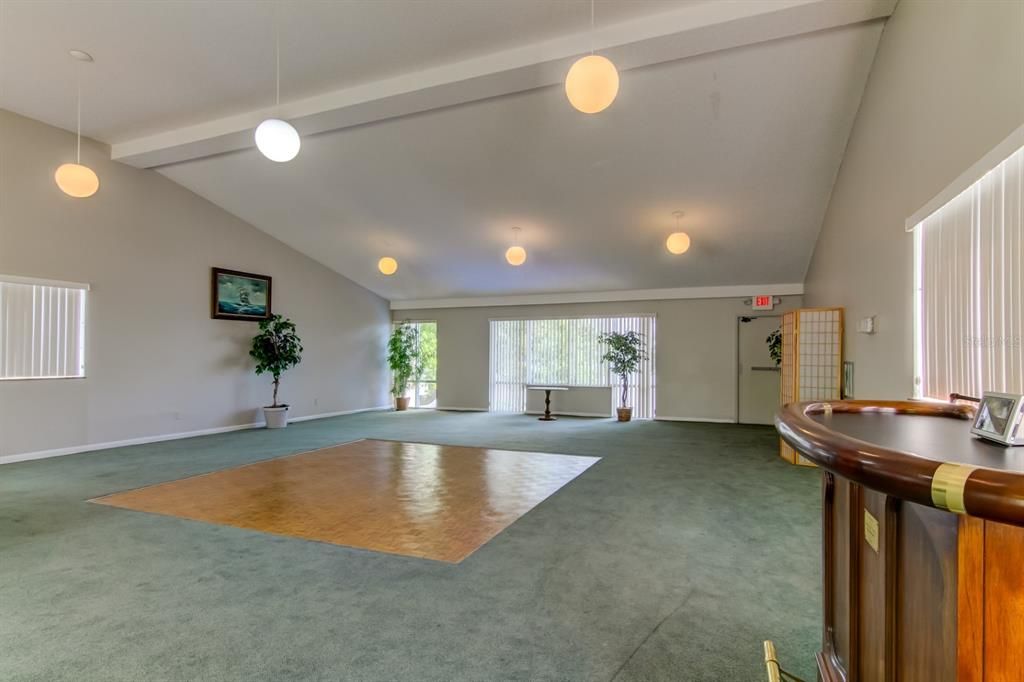 For Rent: $2,200 (2 beds, 2 baths, 1094 Square Feet)