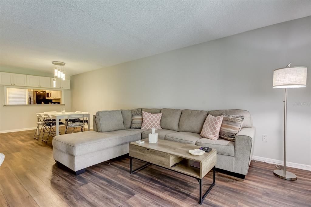 For Rent: $2,200 (2 beds, 2 baths, 1094 Square Feet)