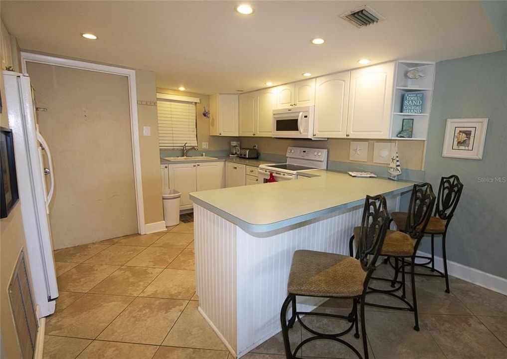 For Rent: $4,125 (2 beds, 2 baths, 1080 Square Feet)