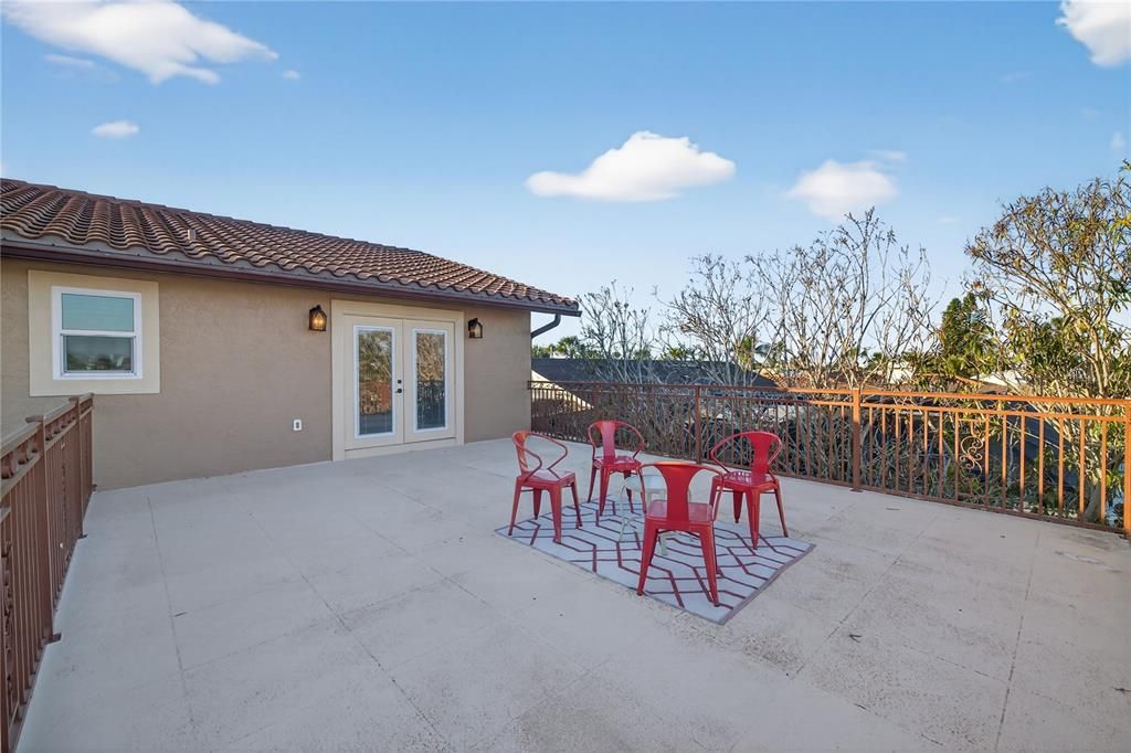 For Sale: $1,450,000 (4 beds, 3 baths, 3986 Square Feet)