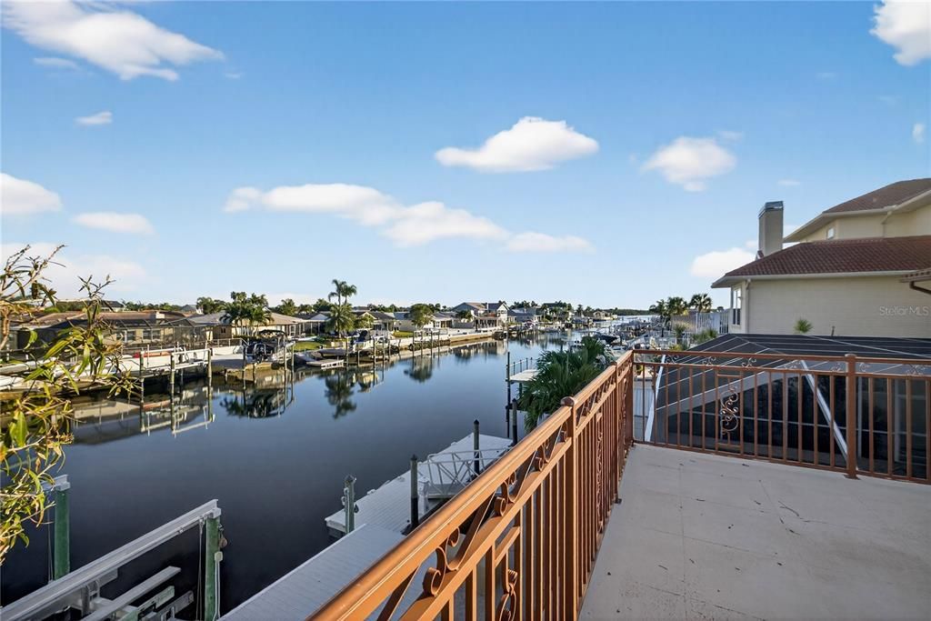 For Sale: $1,450,000 (4 beds, 3 baths, 3986 Square Feet)