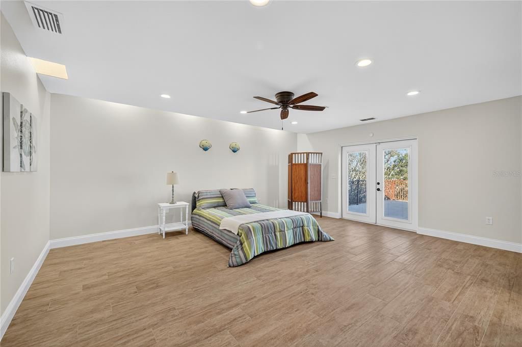 For Sale: $1,450,000 (4 beds, 3 baths, 3986 Square Feet)