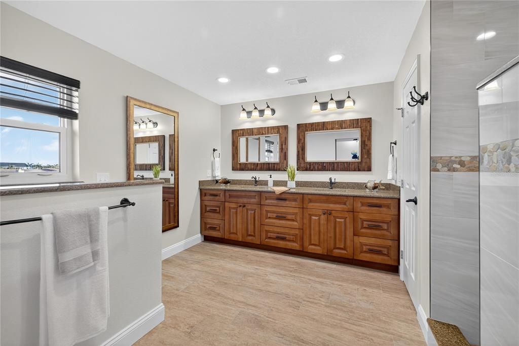 For Sale: $1,450,000 (4 beds, 3 baths, 3986 Square Feet)