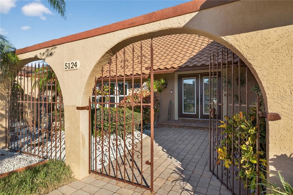 For Sale: $1,450,000 (4 beds, 3 baths, 3986 Square Feet)