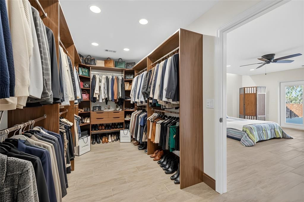 For Sale: $1,450,000 (4 beds, 3 baths, 3986 Square Feet)