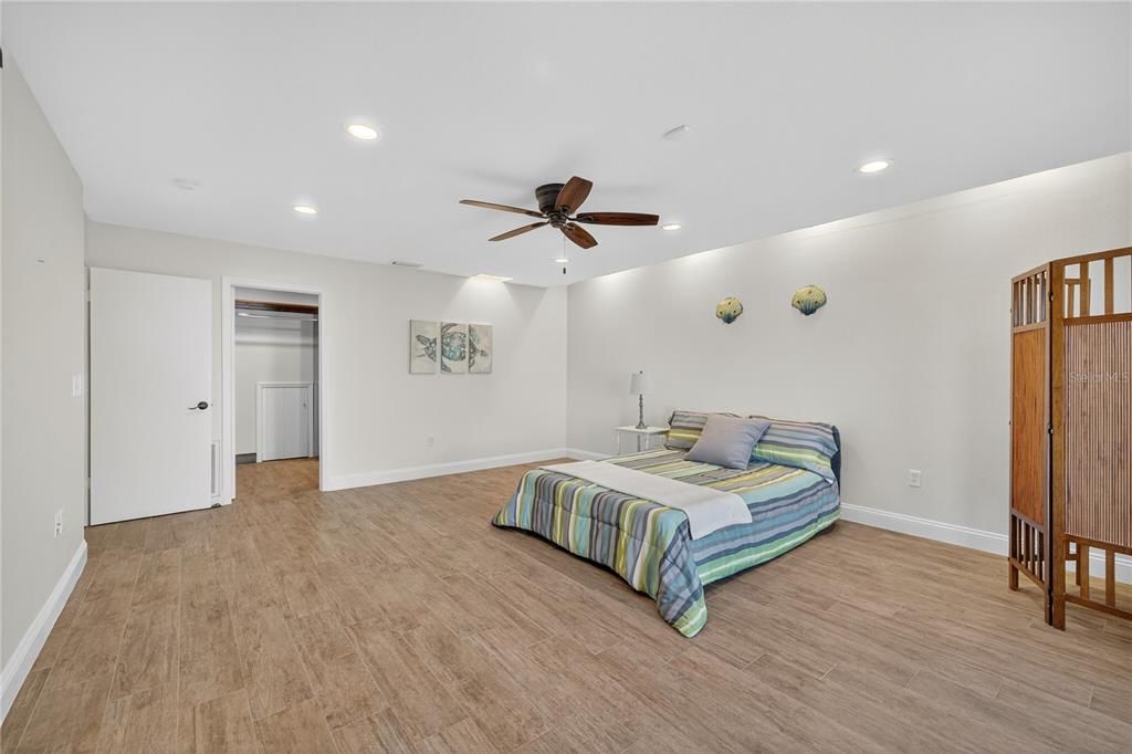 For Sale: $1,450,000 (4 beds, 3 baths, 3986 Square Feet)