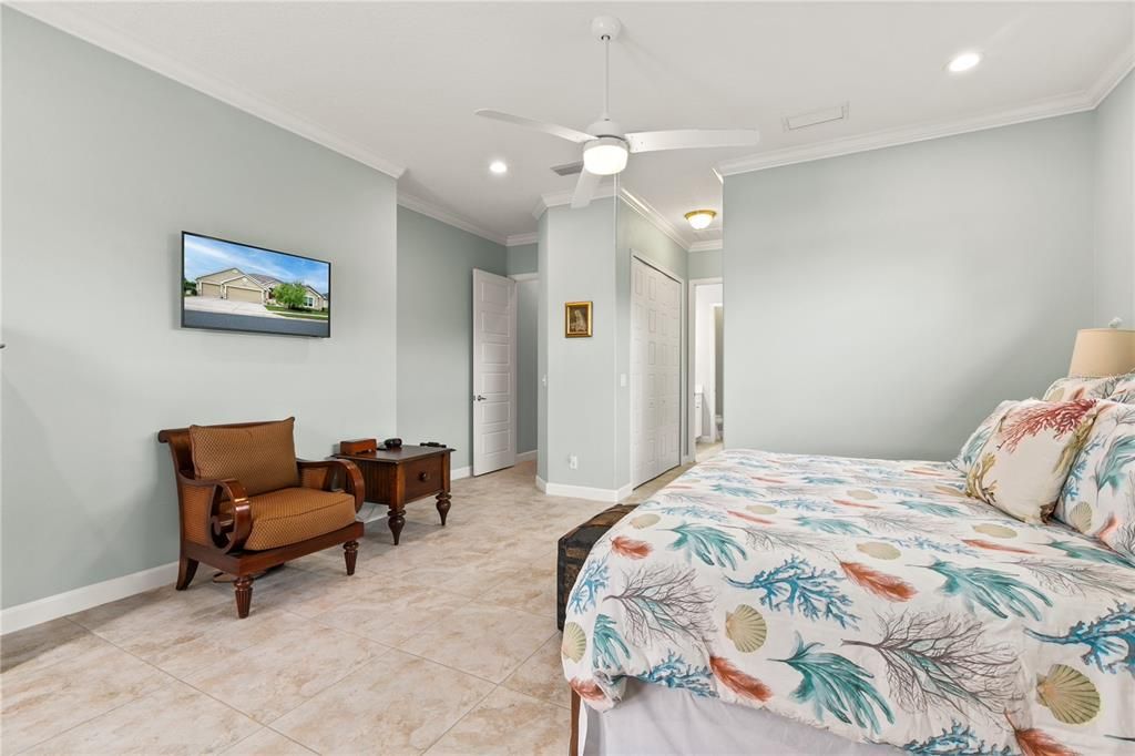 En Venta: $939,000 (4 camas, 2 baños, 3551 Pies cuadrados)