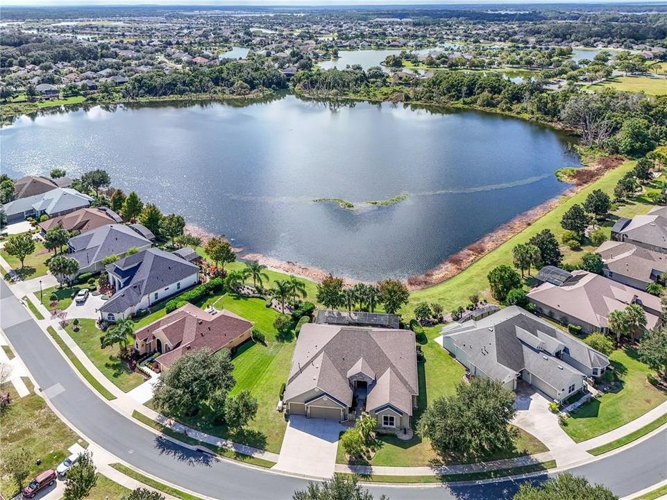 En Venta: $939,000 (4 camas, 2 baños, 3551 Pies cuadrados)