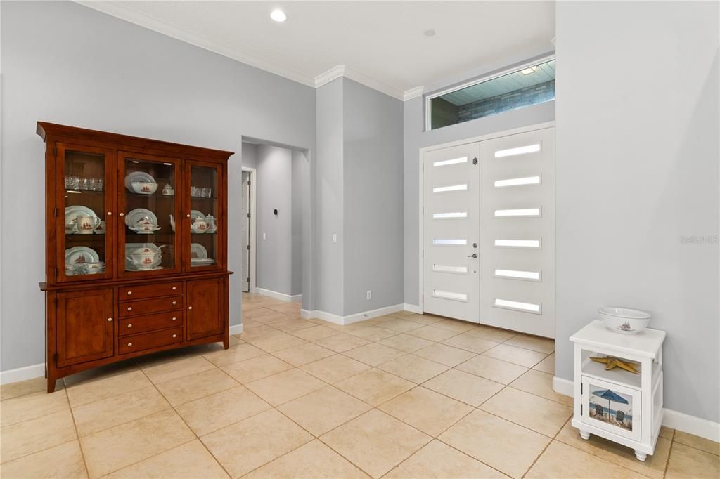 En Venta: $939,000 (4 camas, 2 baños, 3551 Pies cuadrados)