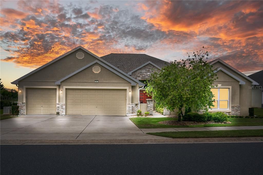 En Venta: $939,000 (4 camas, 2 baños, 3551 Pies cuadrados)