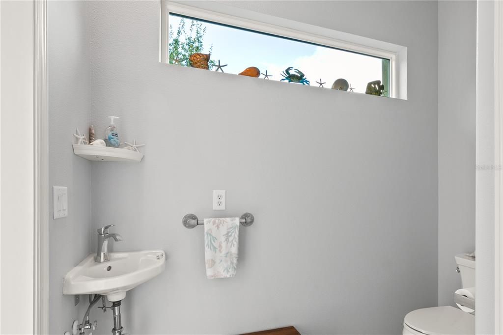 En Venta: $939,000 (4 camas, 2 baños, 3551 Pies cuadrados)