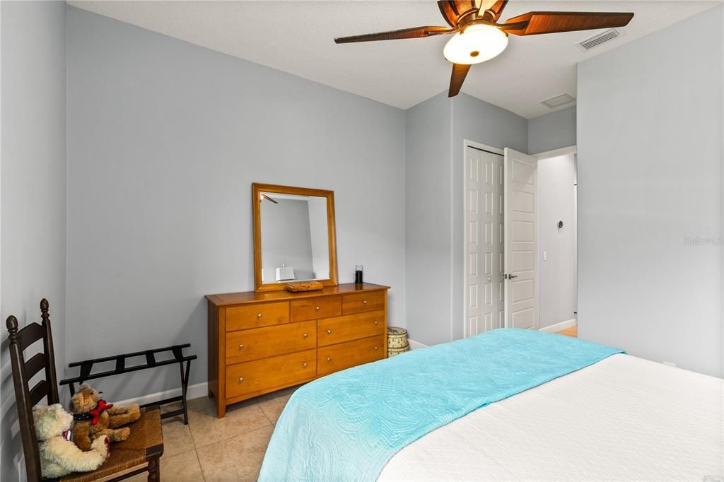 En Venta: $939,000 (4 camas, 2 baños, 3551 Pies cuadrados)