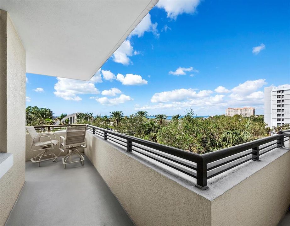 В аренду: $4,000 (2 спален, 2 ванн, 1911 Квадратных фут)