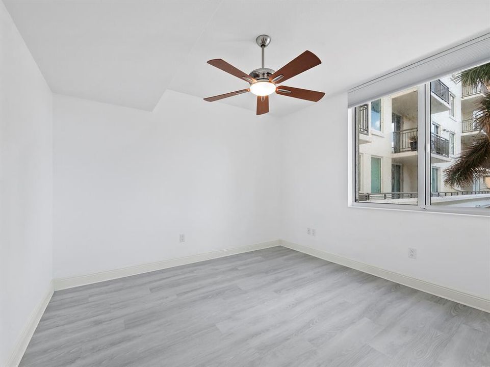 В аренду: $4,000 (2 спален, 2 ванн, 1911 Квадратных фут)