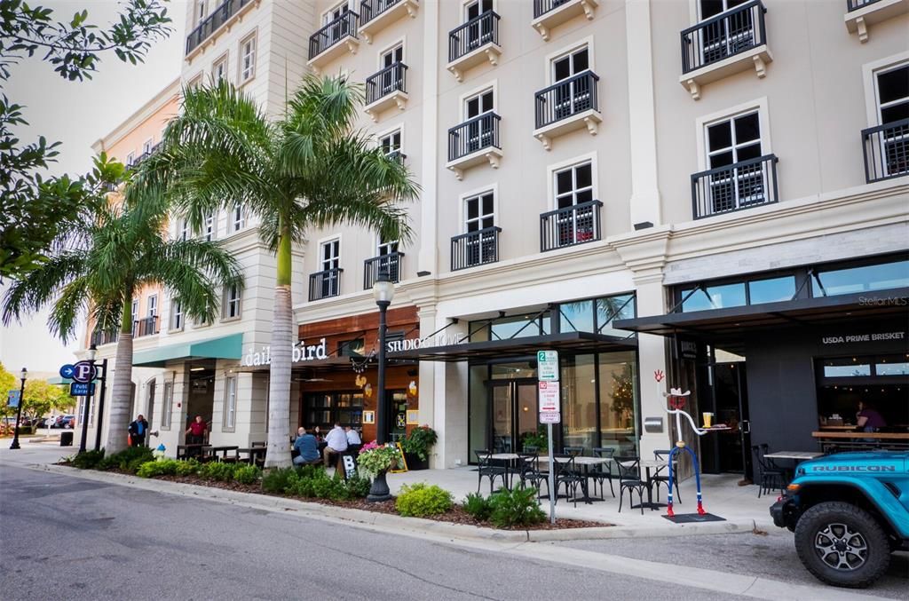 В аренду: $4,000 (2 спален, 2 ванн, 1911 Квадратных фут)