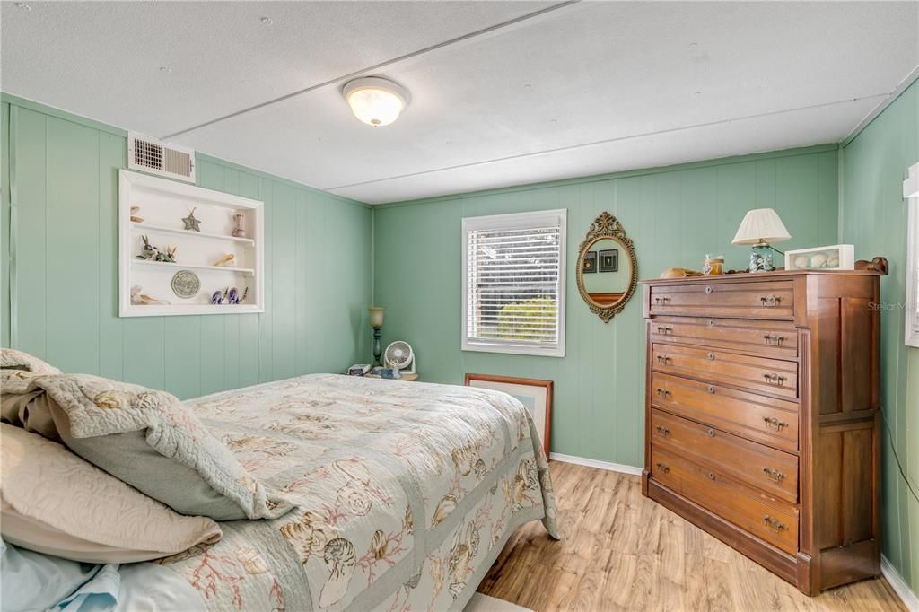 For Rent: $2,700 (5 beds, 2 baths, 2311 Square Feet)