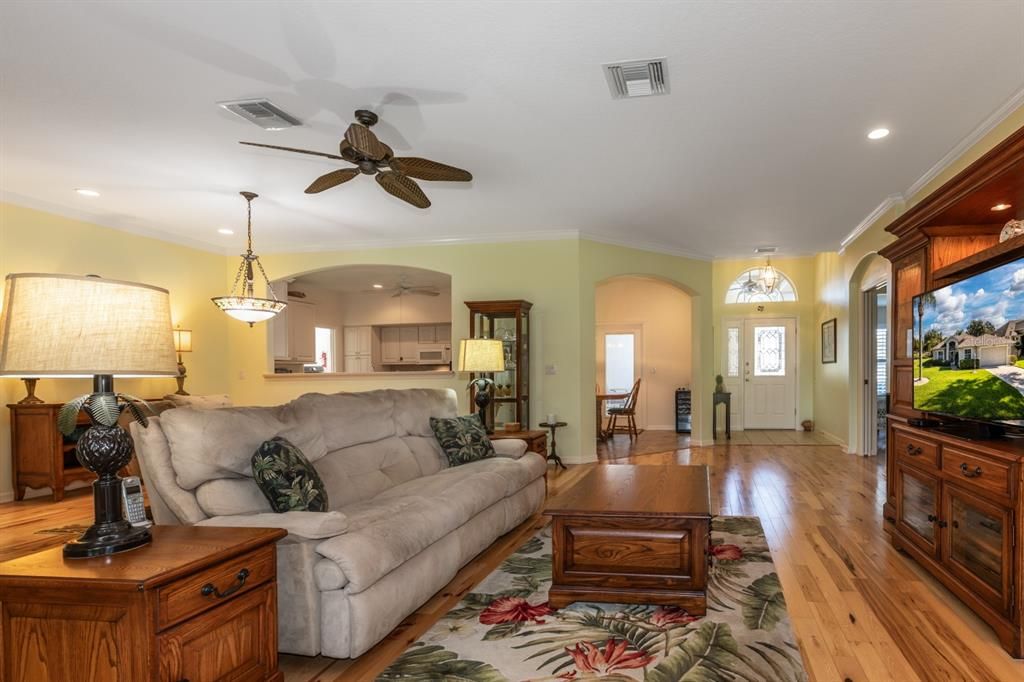 Active With Contract: $330,000 (3 beds, 2 baths, 2003 Square Feet)