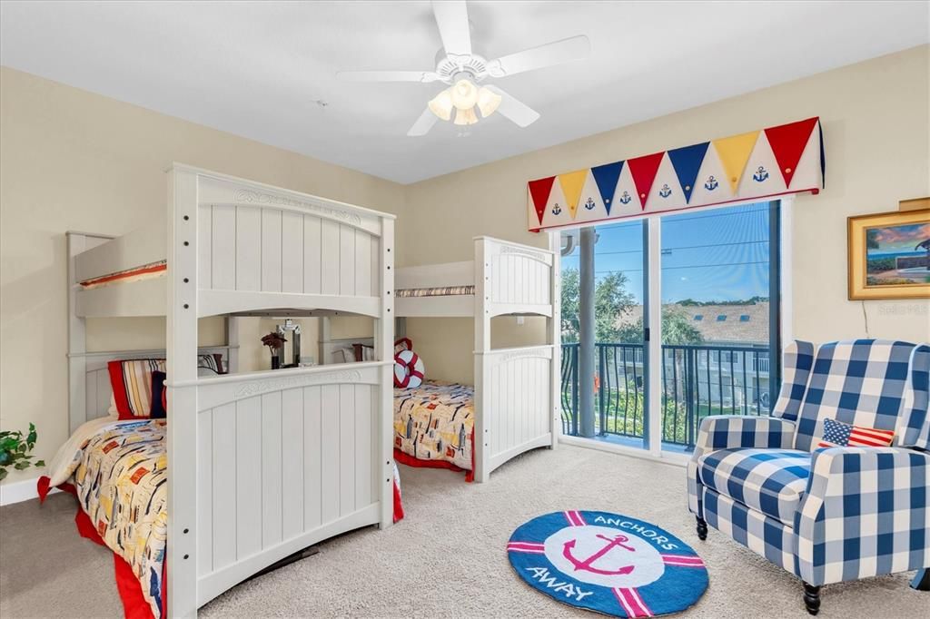 В аренду: $6,000 (3 спален, 3 ванн, 2738 Квадратных фут)