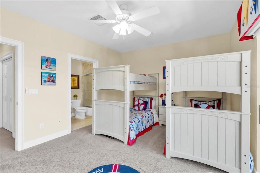 В аренду: $6,000 (3 спален, 3 ванн, 2738 Квадратных фут)