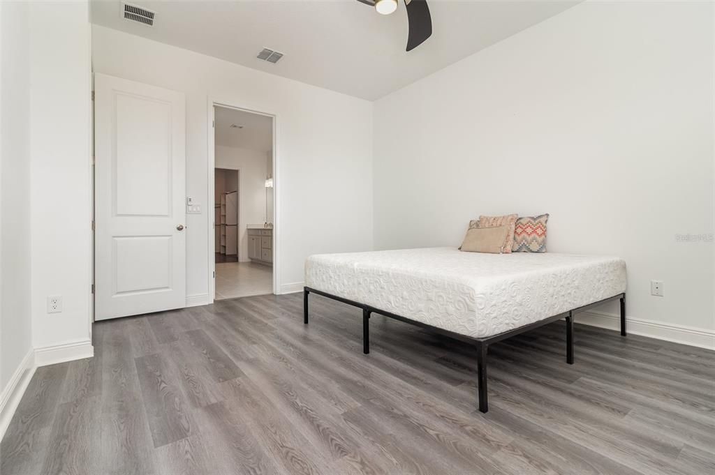 For Sale: $924,900 (5 beds, 3 baths, 3224 Square Feet)