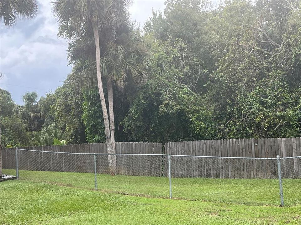 For Rent: $2,000 (3 beds, 2 baths, 1850 Square Feet)