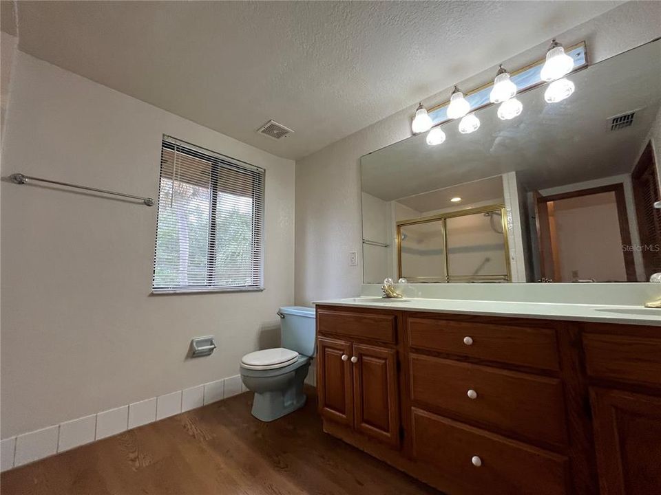 For Rent: $2,000 (3 beds, 2 baths, 1850 Square Feet)