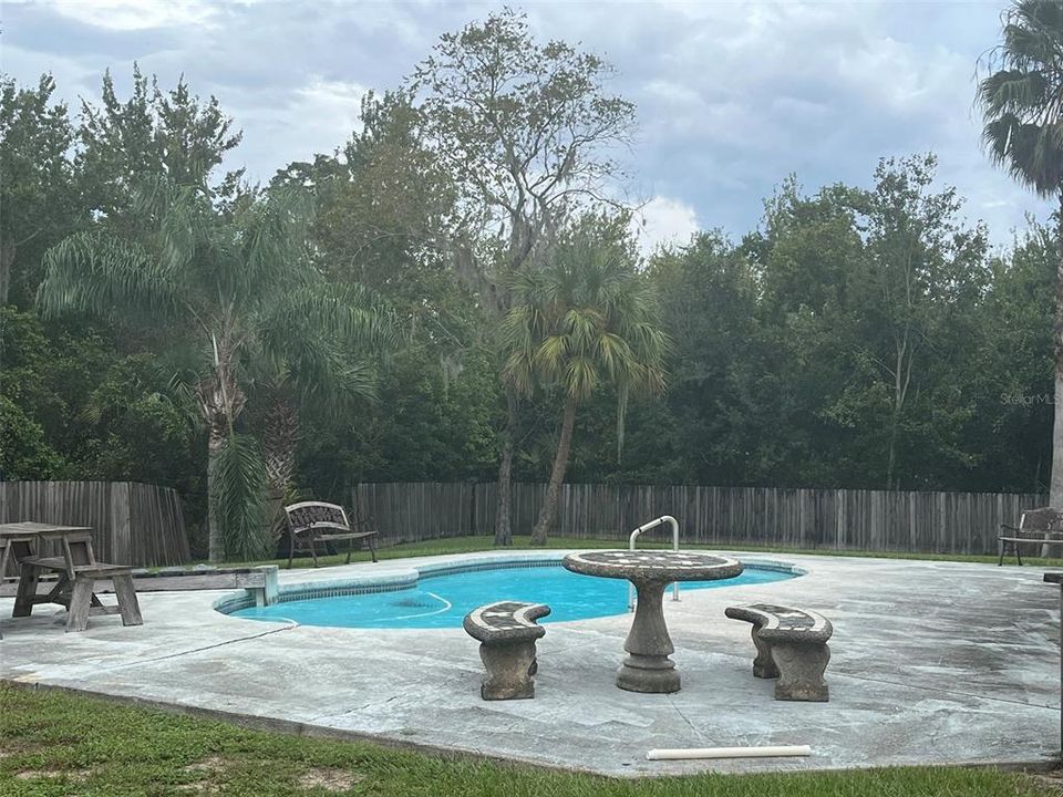 For Rent: $2,000 (3 beds, 2 baths, 1850 Square Feet)